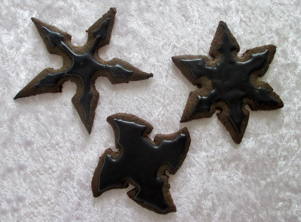 Throwing star cakes for a ninja party